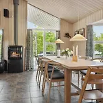 펜션 Amazing In Ejstrupholm With Sauna *