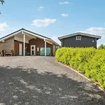 Casa vacanze Amazing In Ejstrupholm With Sauna
